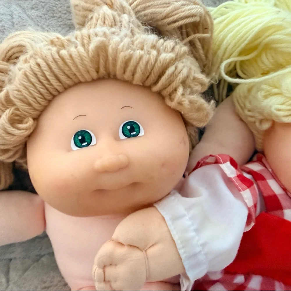 Lot of 2 Vtg 1987 1989 Cabbage Patch kid little people with one outfit authentic